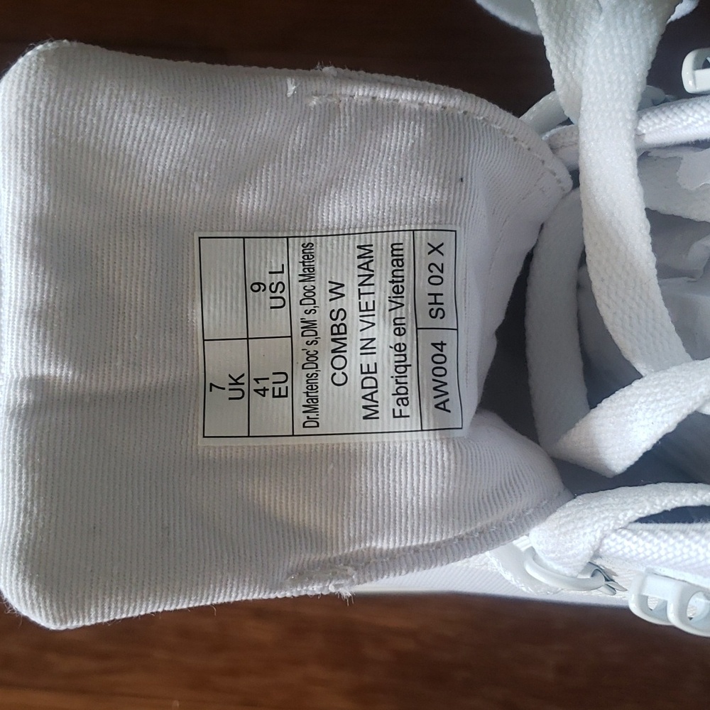 White Doc - Picture 6 of 8